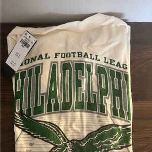 Abercrombie & Fitch White and Green Graphic Tee